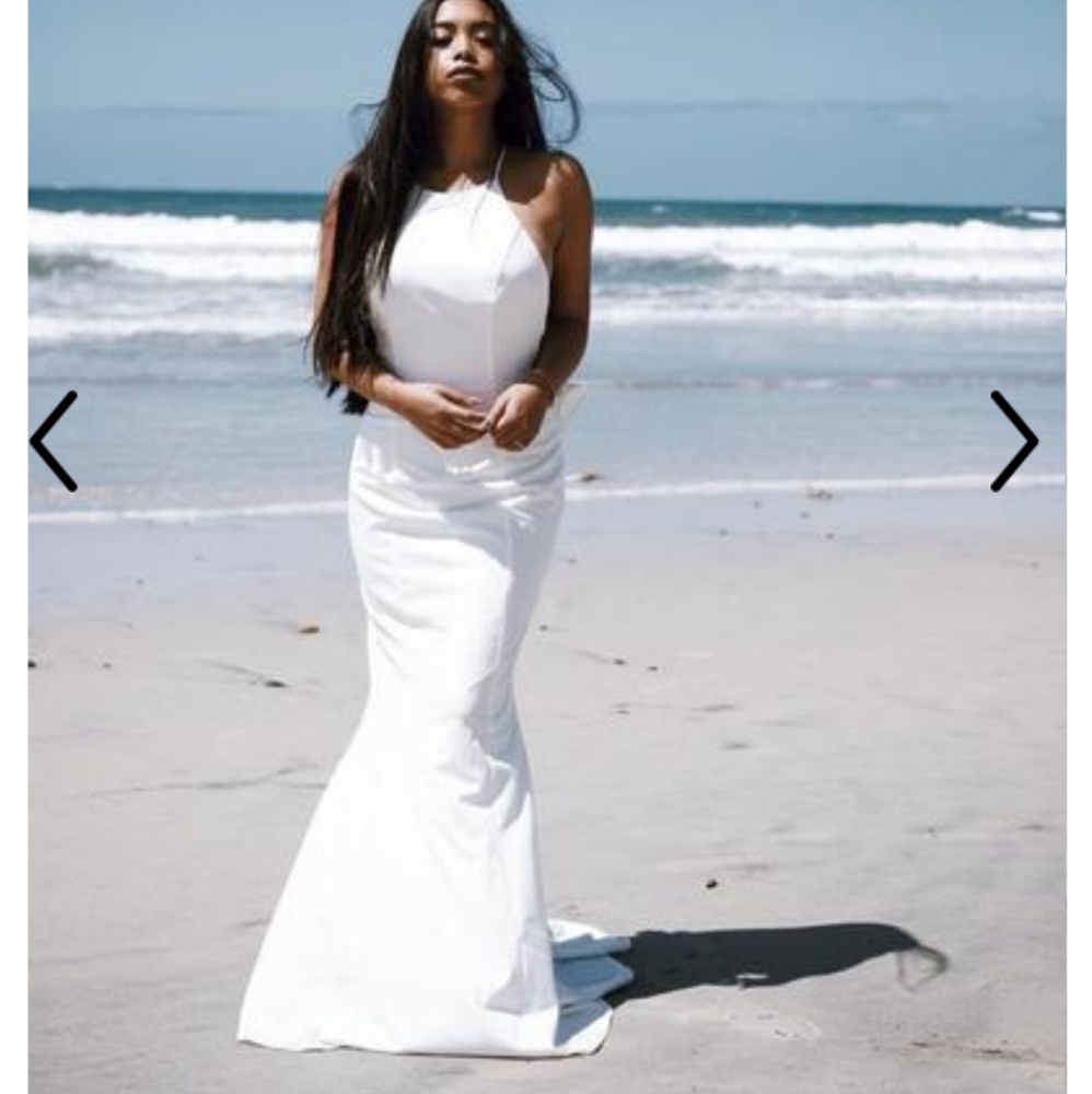 Jarlo Zoe Ruffle Back Gown